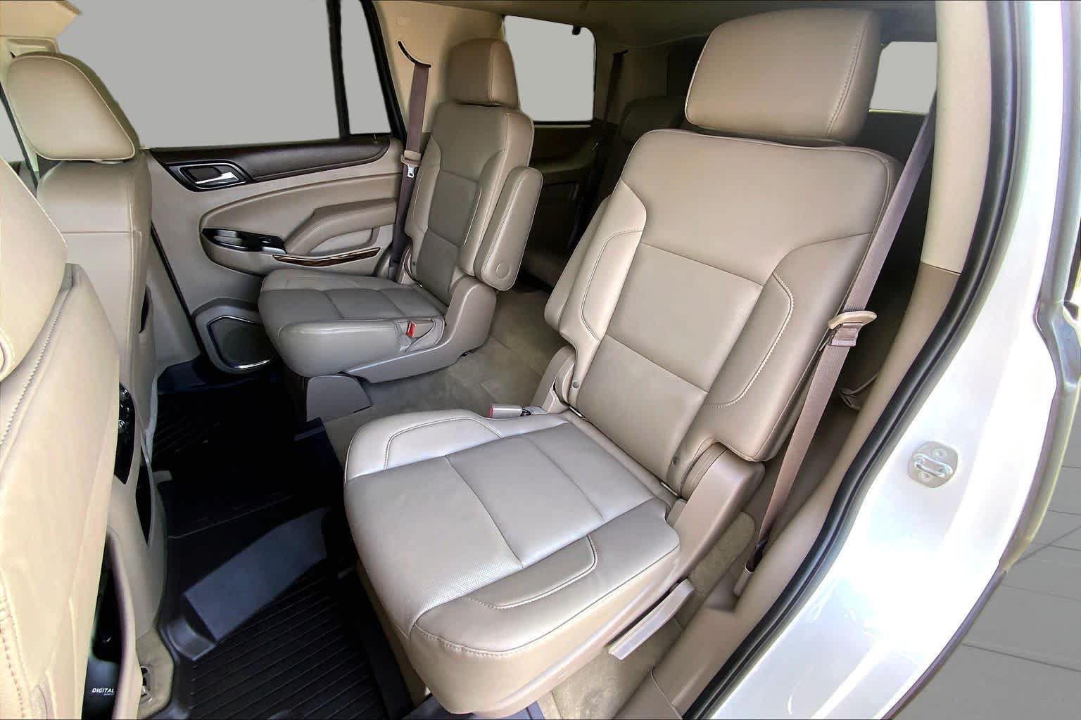 Used 2018 White Frost Tricoat GMC SLT image 21
