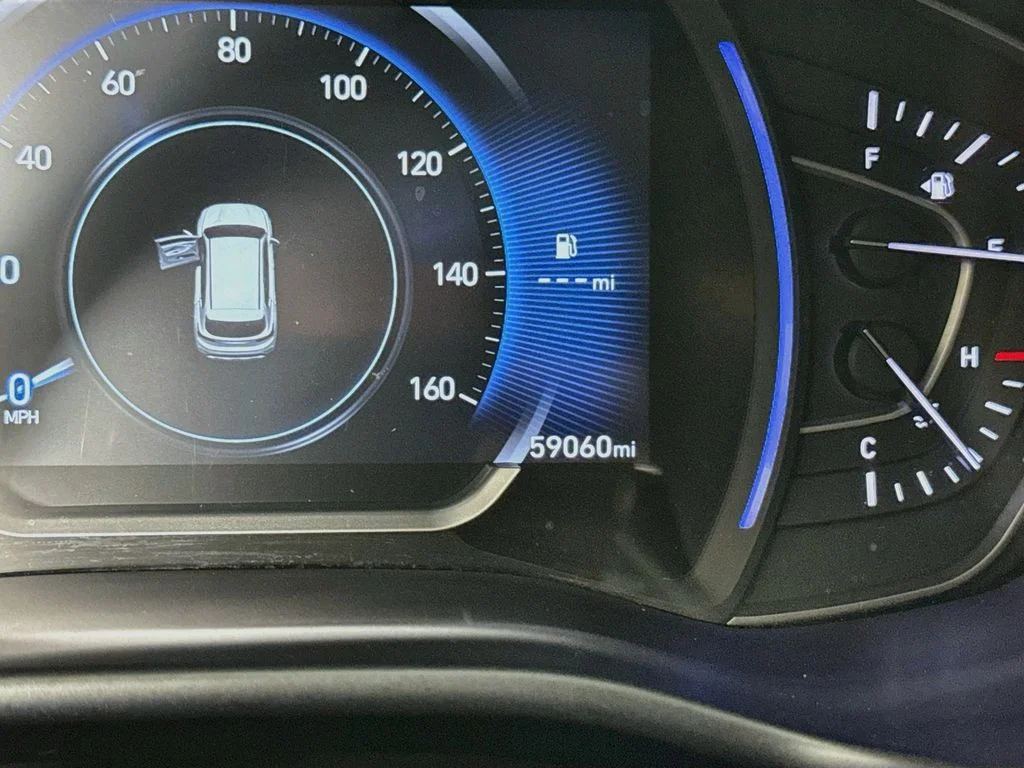 Used 2019 Quartz White Hyundai SEL Plus image 18