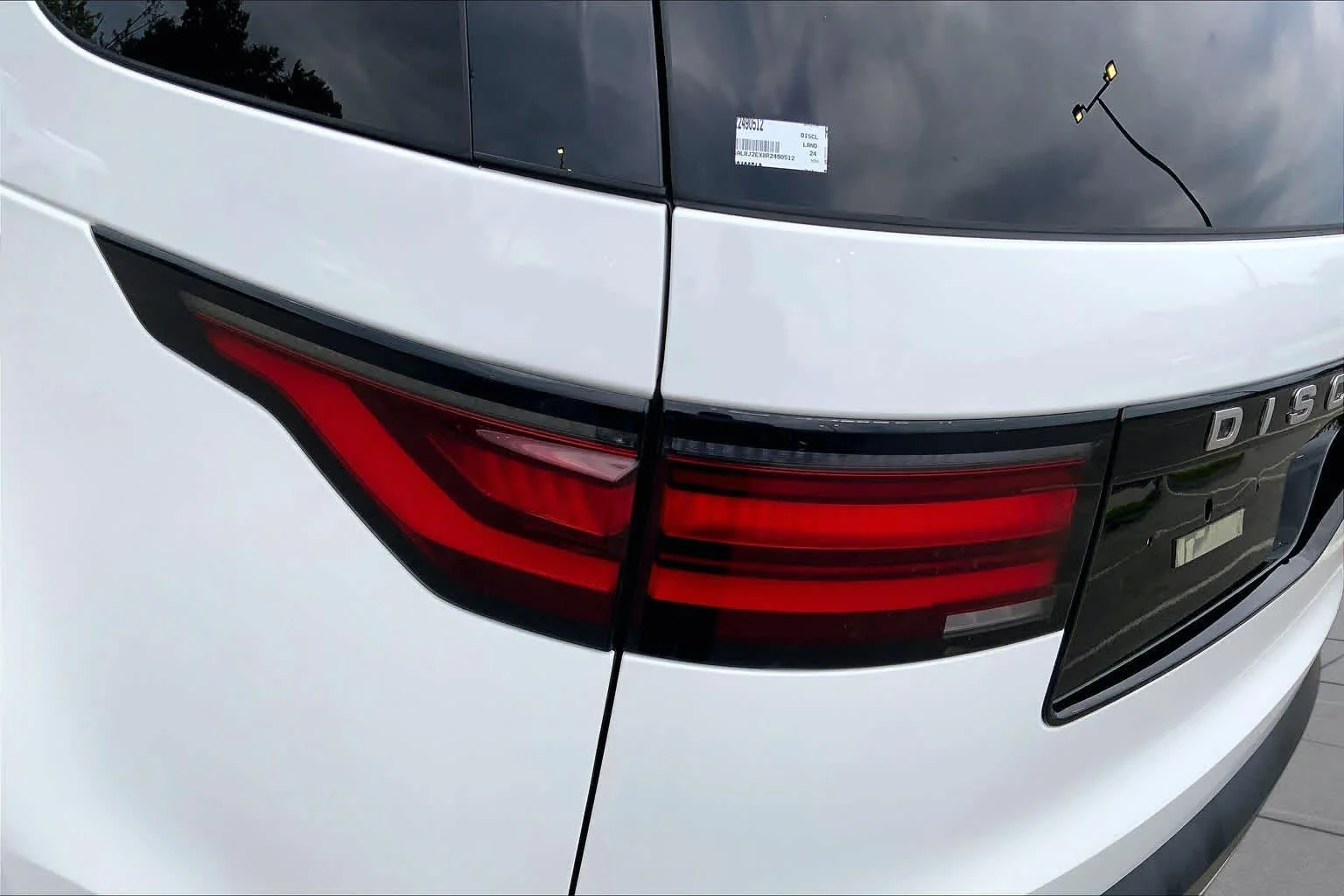 Used 2024 Fuji White Land Rover S image 28