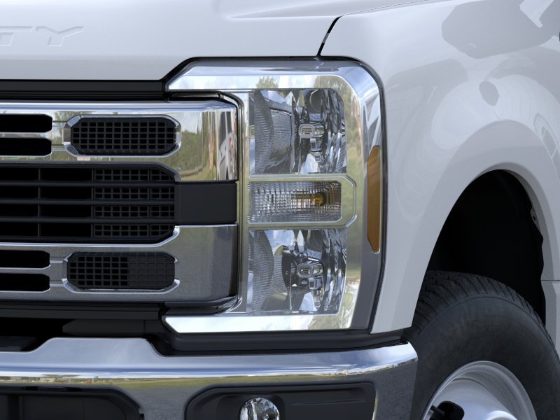 2026 Ford F-350 Super Duty Chassis Cab XL - Photo 18