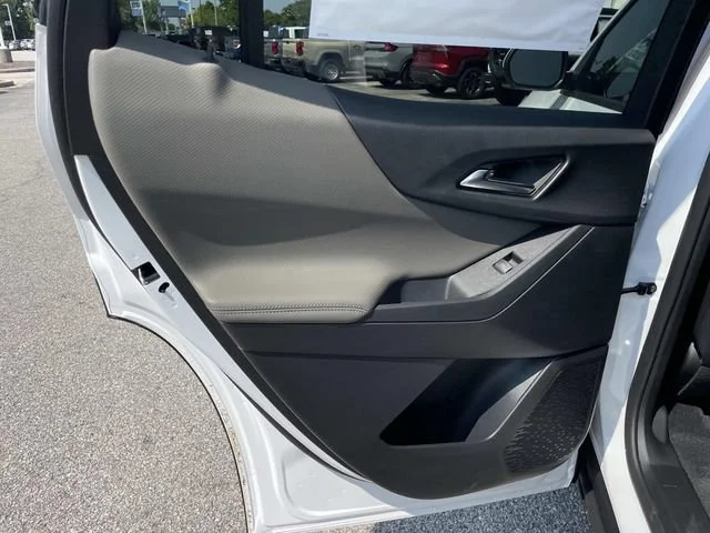 2027 Chevrolet Equinox LT - Photo 11