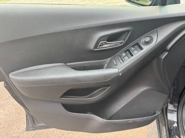 Used 2019 Black Chevrolet LS image 20