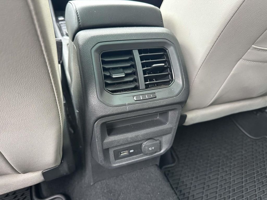 Used 2019 Black Volkswagen 2.0T SE image 11