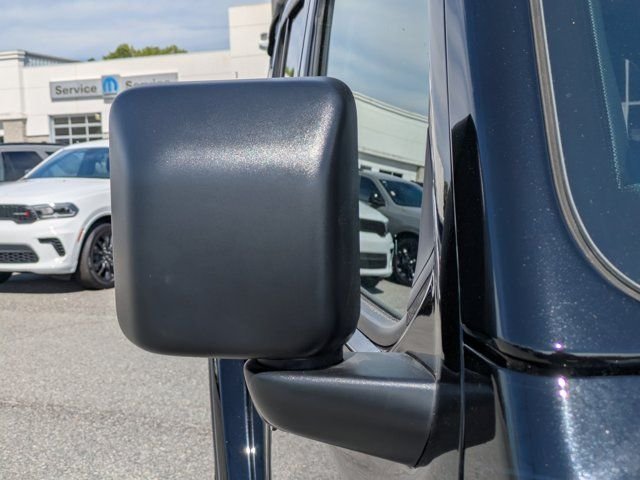 New 2025 Black Clear-Coat Exterior Paint Jeep Sahara image 12