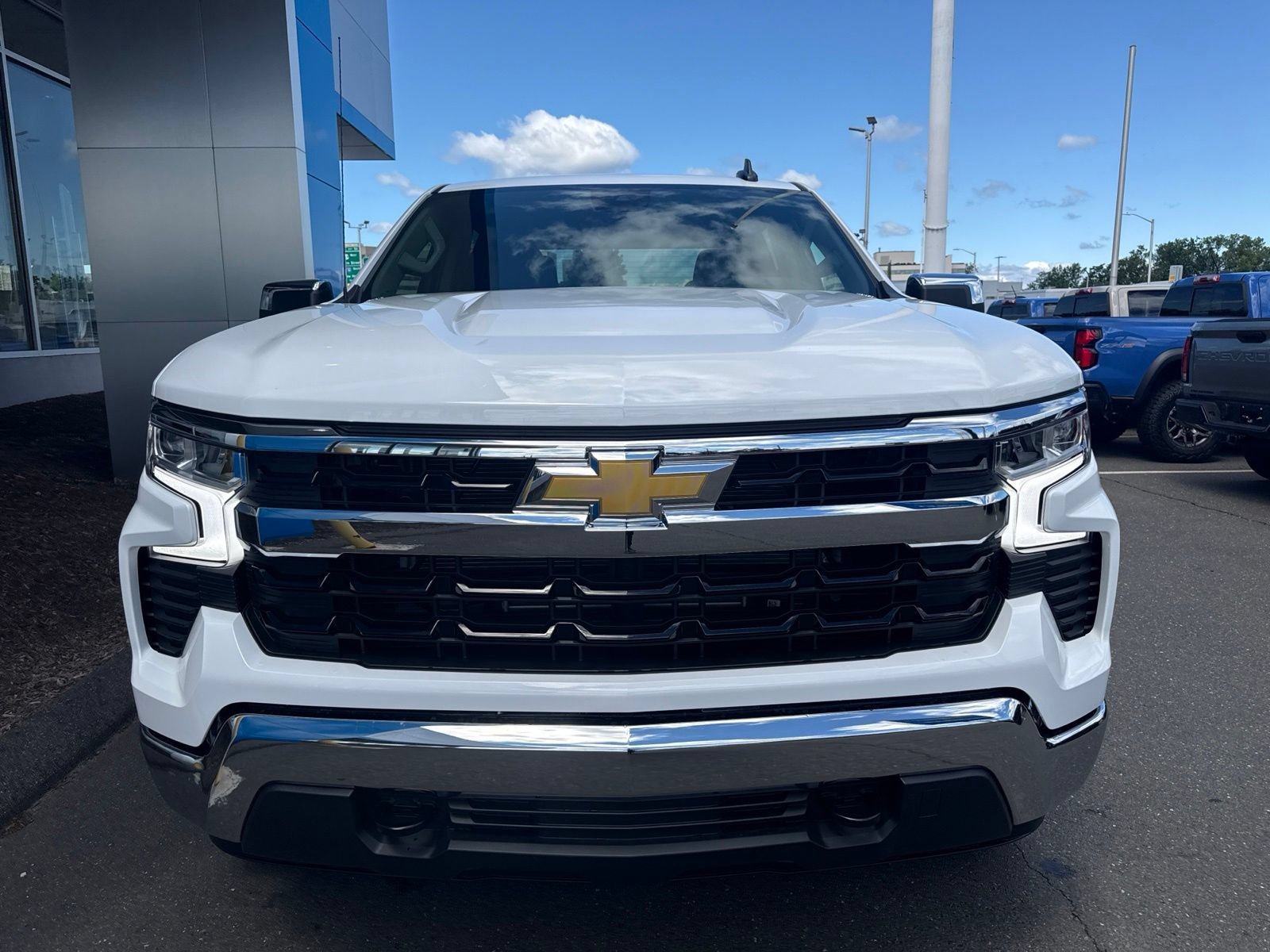 New 2026 Summit White Chevrolet LT (2FL) with Convenience Package - Trailering Package - 20in Grazen Wheels *In Stock* image 3
