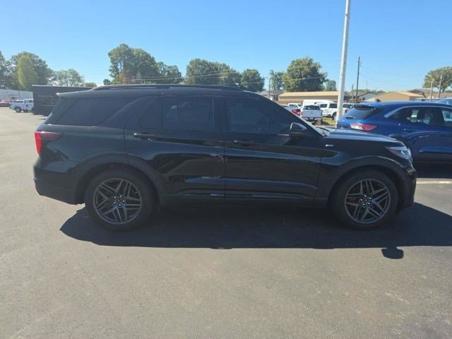 Certified Used 2025 Black Metallic Ford ST-Line image 13