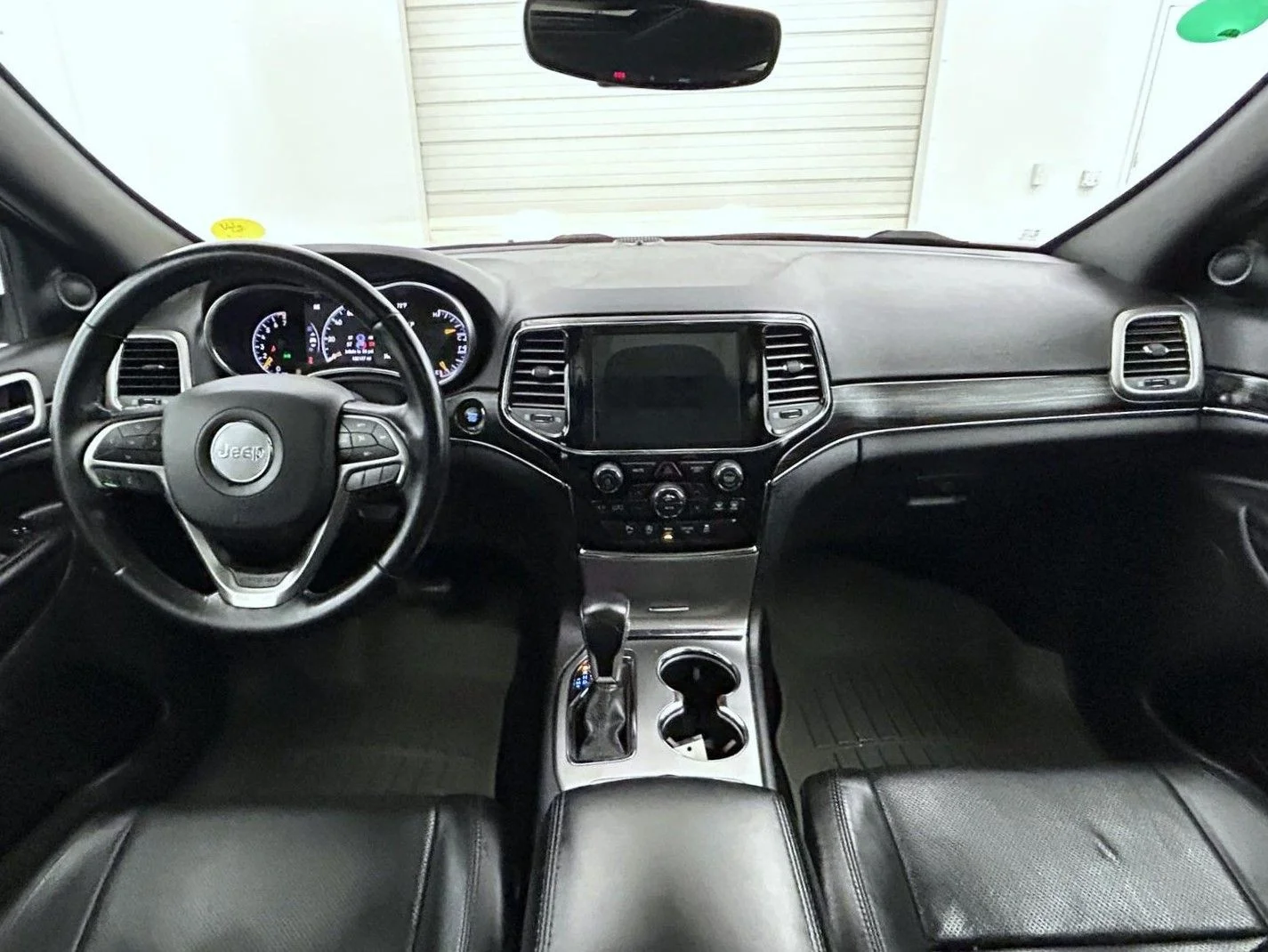 Used 2020 Gray Jeep Limited image 13