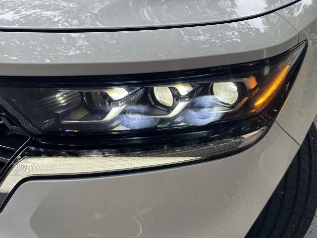Used 2023 White Kia X-Line SX Prestige image 36