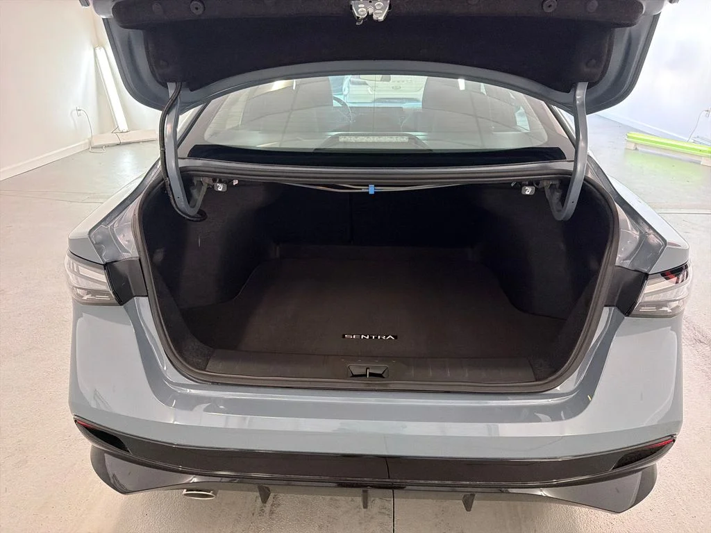 New 2027 Atlantic Gray Metallic Nissan SR image 8