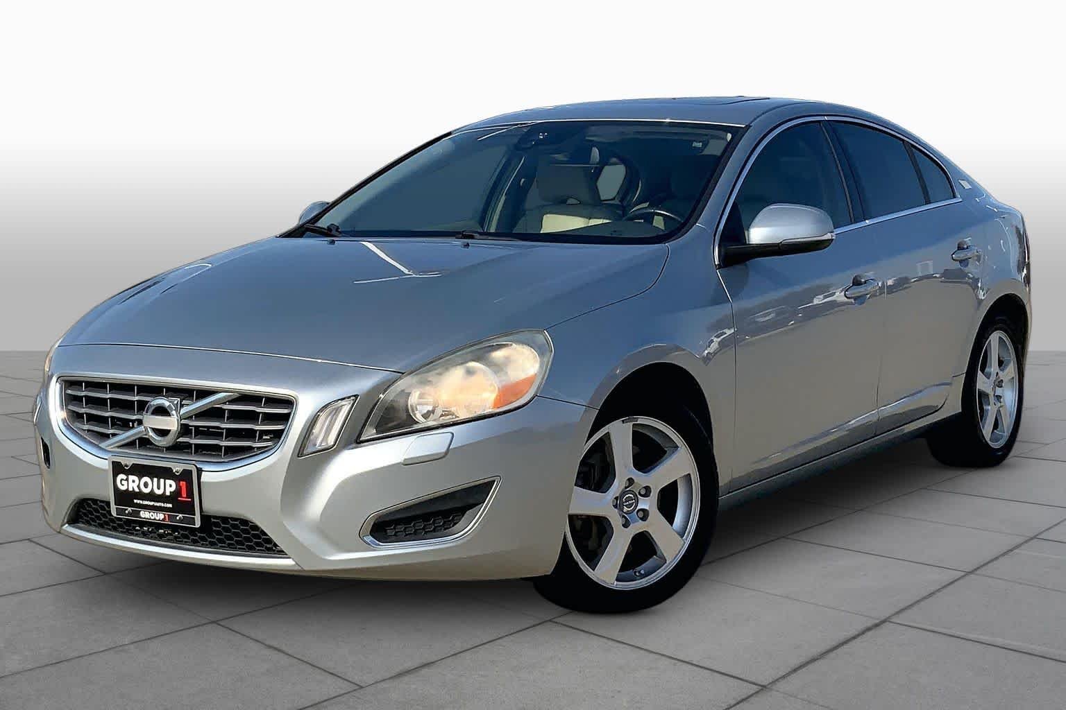 Pre-Owned 2013 Volvo S60 T5 Premier FWD 4dr Car - Offsite Location