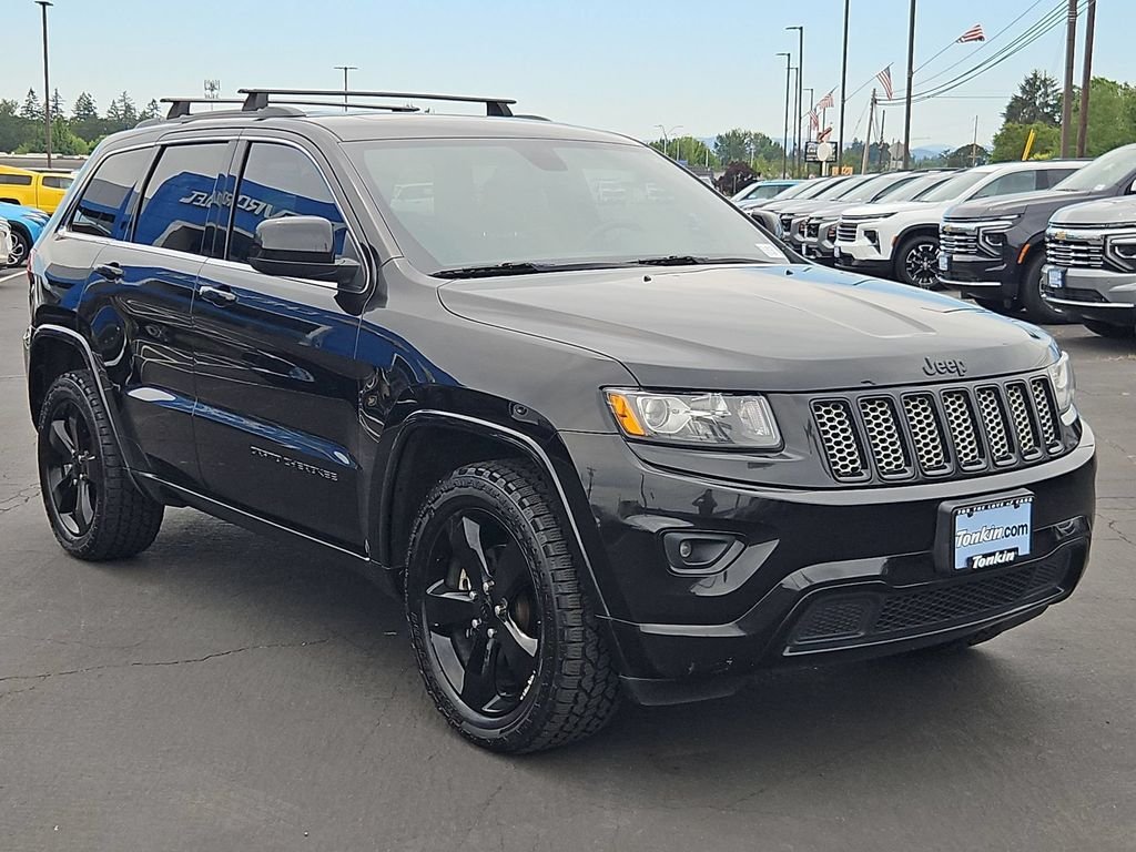 Used 2015 Brilliant Black Crystal Pearlcoat Jeep Altitude image 8