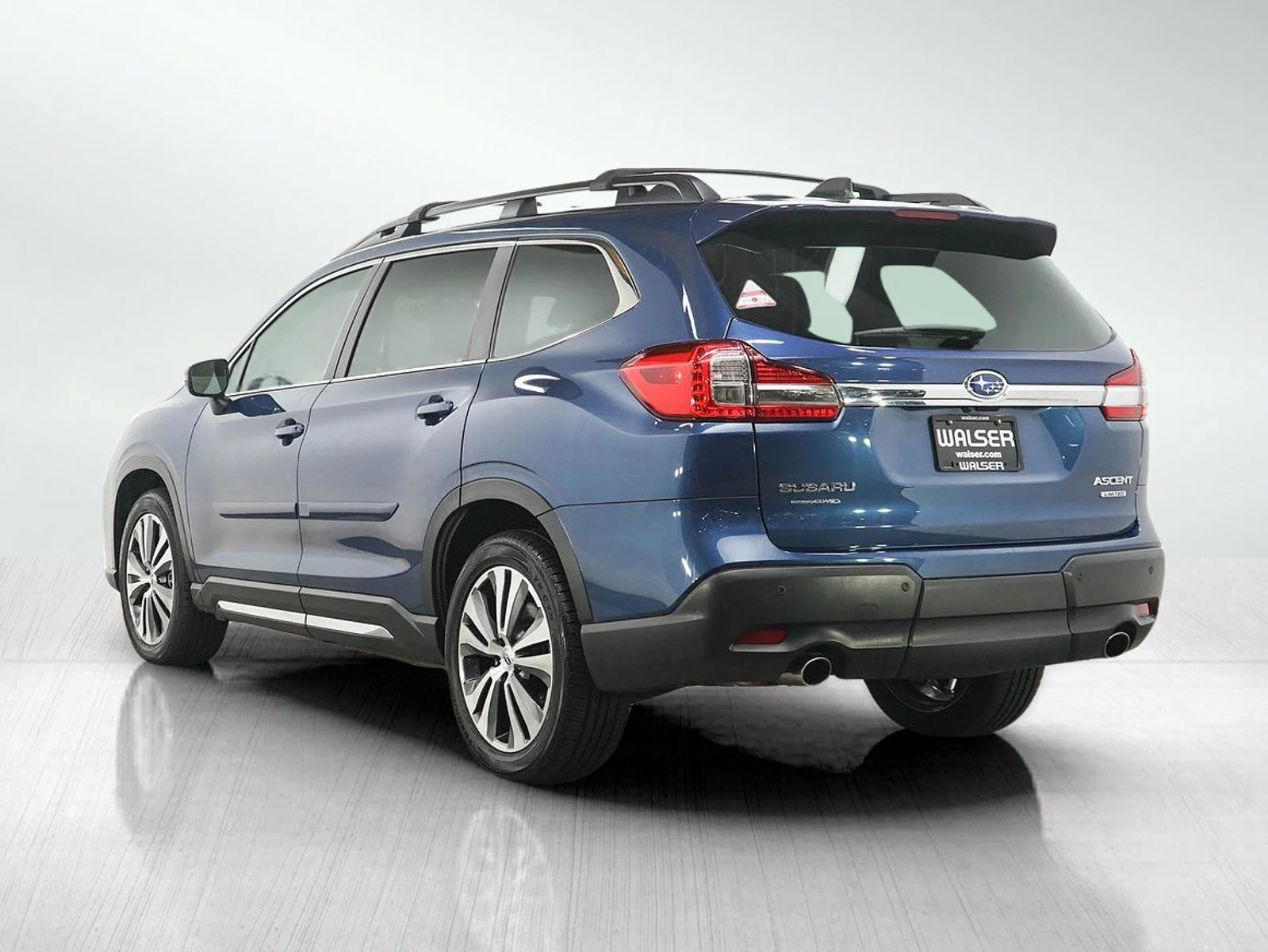 Used 2022 Abyss Blue Pearl Subaru Limited image 3