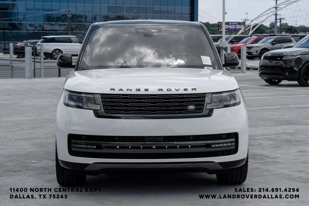 New 2026 Fuji White Land Rover SE image 5