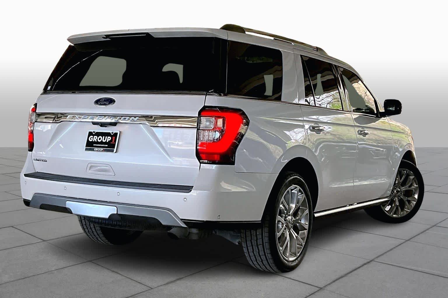 Used 2019 White Platinum Metallic Tri-Coat Ford Limited image 12