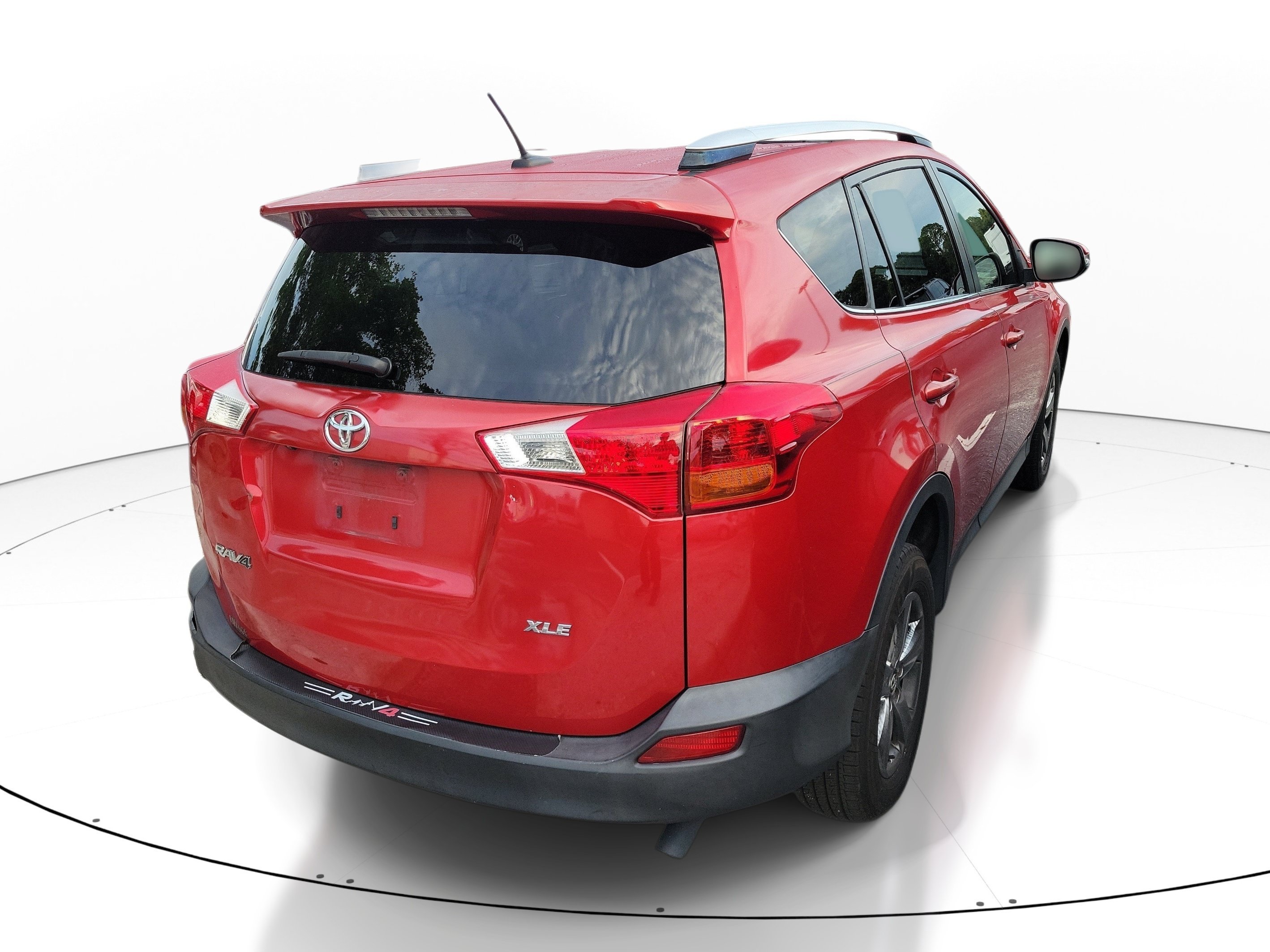 Used 2015 Barcelona Red Metallic Toyota XLE image 8