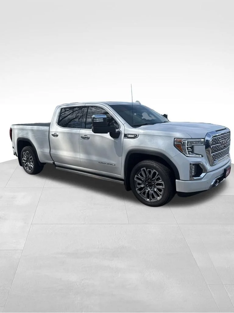 Used 2021 White GMC Denali image 9