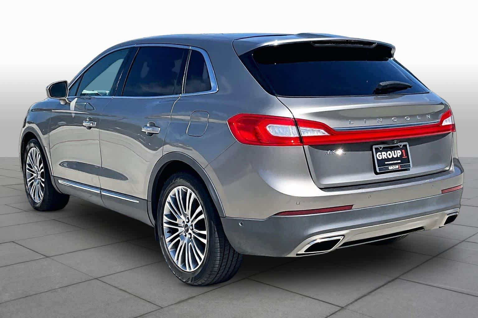 Used 2016 Luxe Lincoln Reserve image 11