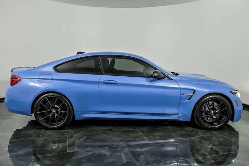 Used 2018 Yas Marina Blue Metallic BMW  image 10