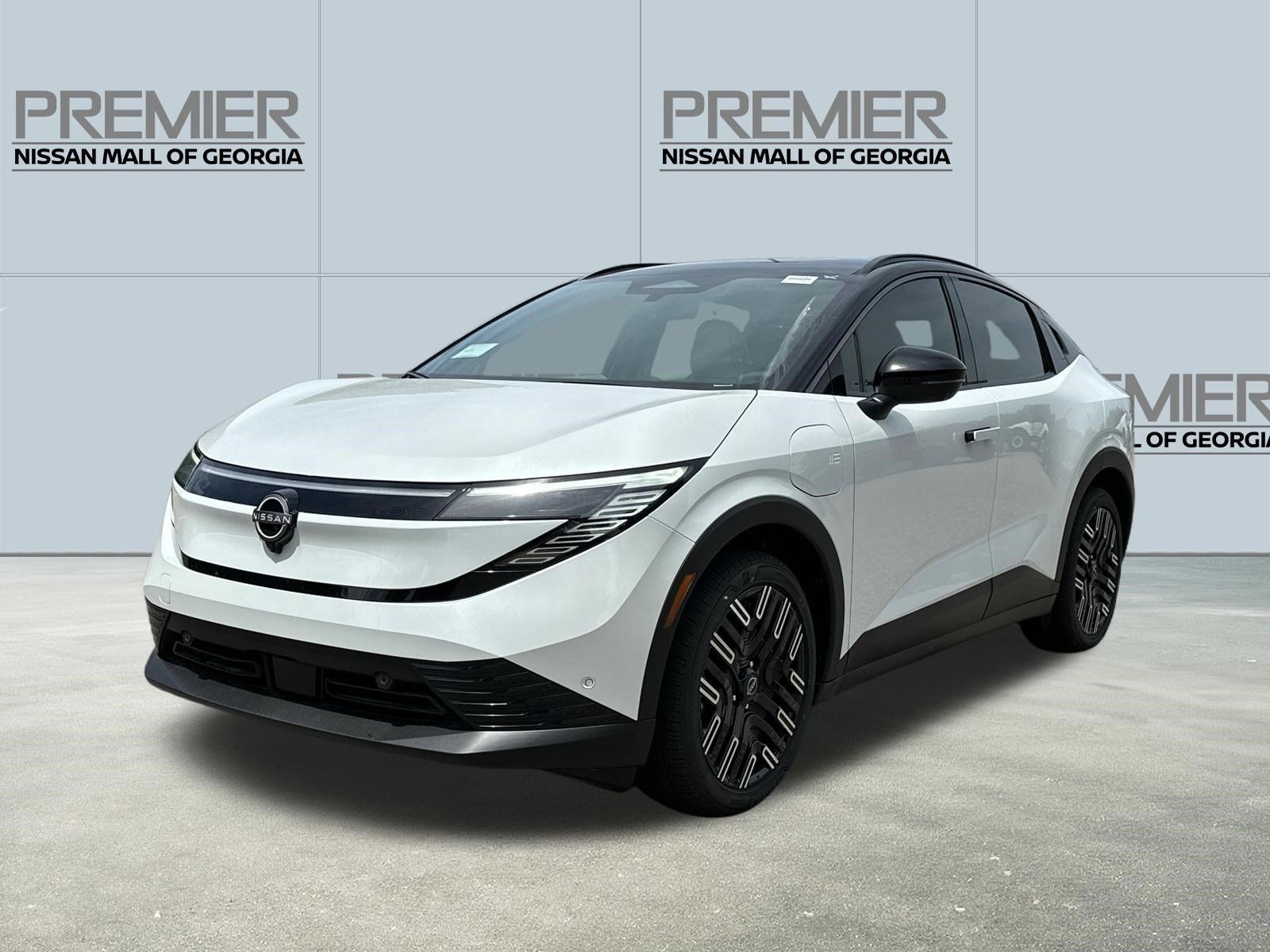 2026 Nissan Leaf Platinum+'s photo
