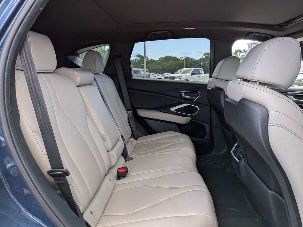 Used 2025  Acura Base image 30
