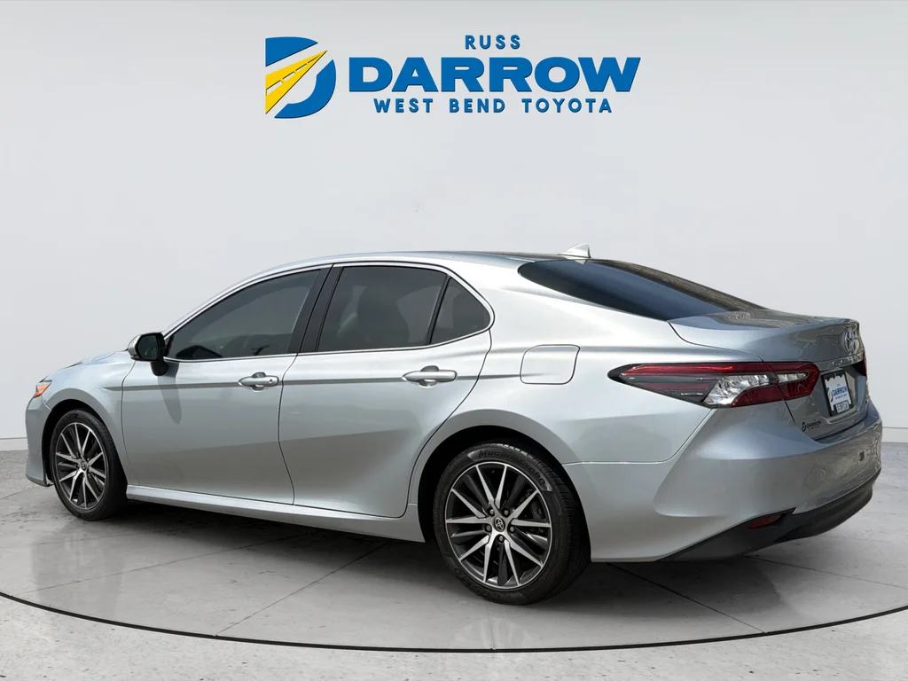 Used 2022 Silver Toyota XLE image 3