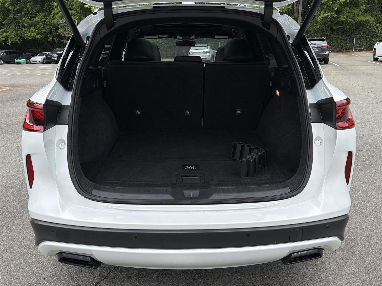 Used 2023 Radiant White INFINITI SPORT image 26