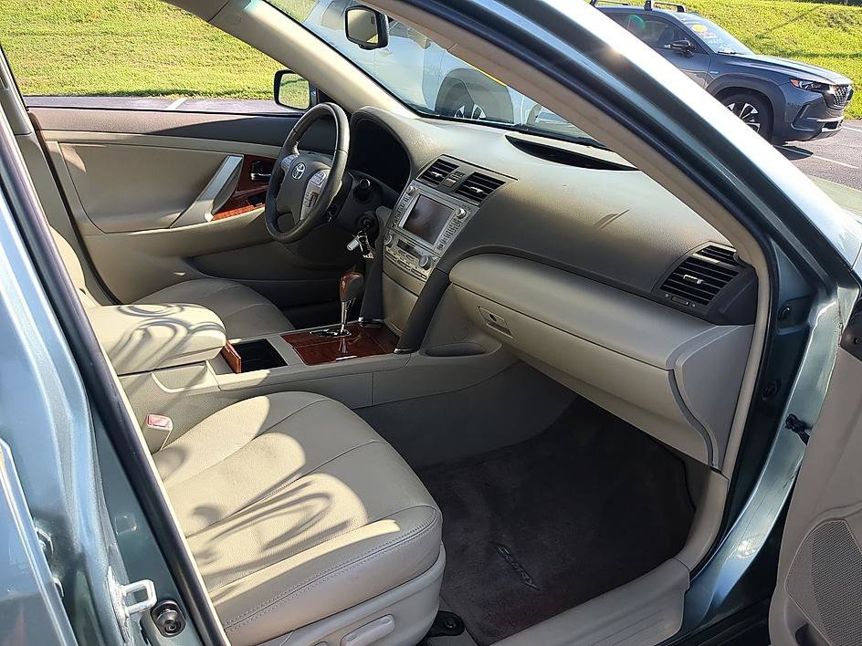 Used 2011 Aloe Green Metallic Toyota XLE image 37