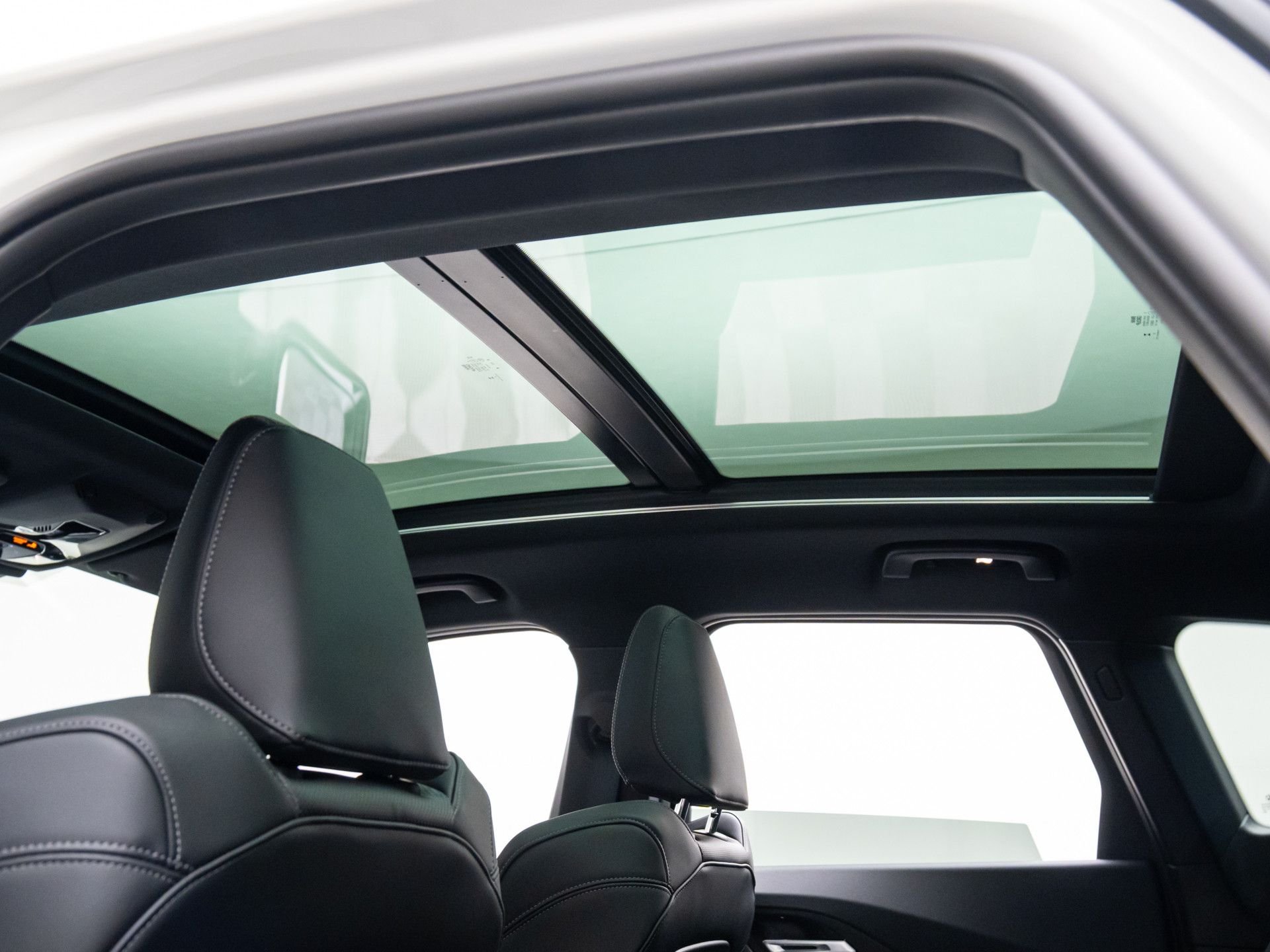 New 2026 Alpine White BMW xDrive28i image 17