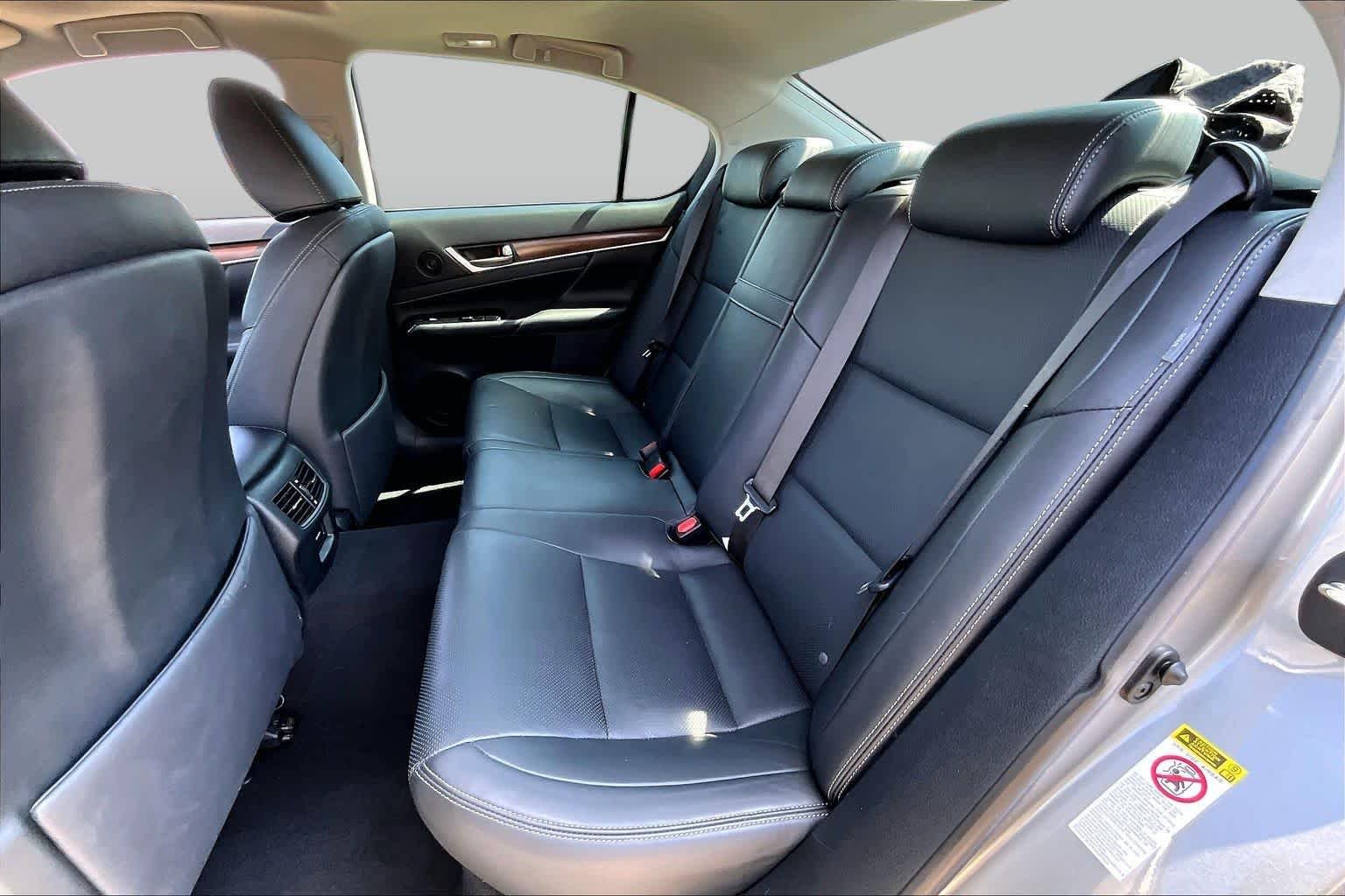 Used 2015 Atomic Silver Lexus  image 20