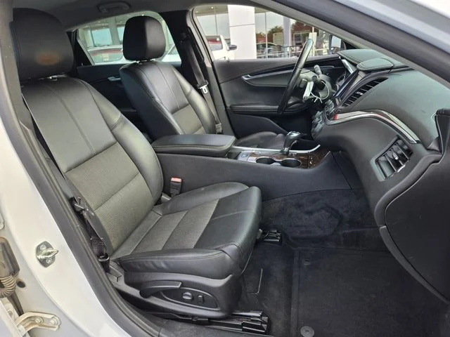 Used 2015 White Chevrolet LT image 21