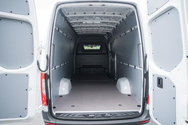 New 2026 Arctic White Mercedes-Benz Cargo 170 WB image 10