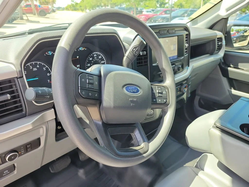 Used 2023 Oxford White Ford XL image 15