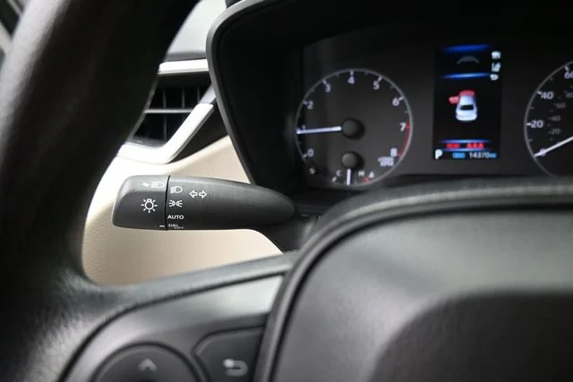 Used 2025 Silver Toyota LE image 27