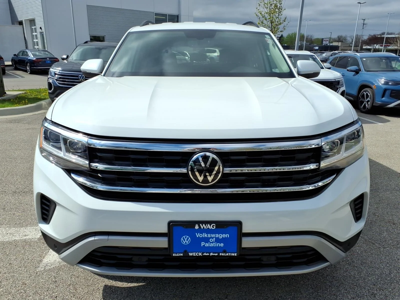 Certified Used 2023 Pure White (0q0q) Volkswagen 2.0T SE W/Technology 4MOT image 2