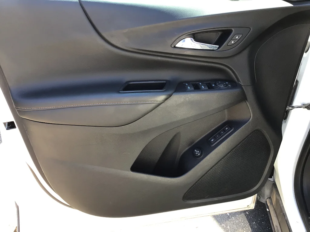 Used 2018 SUMMIT WHITE Chevrolet Premier image 10
