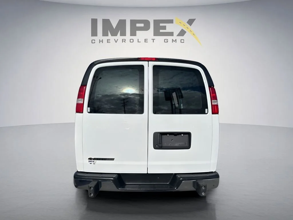 Used 2023 Summit White Chevrolet WT image 5