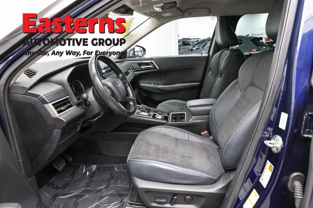 Used 2023 Blue Mitsubishi SE image 14