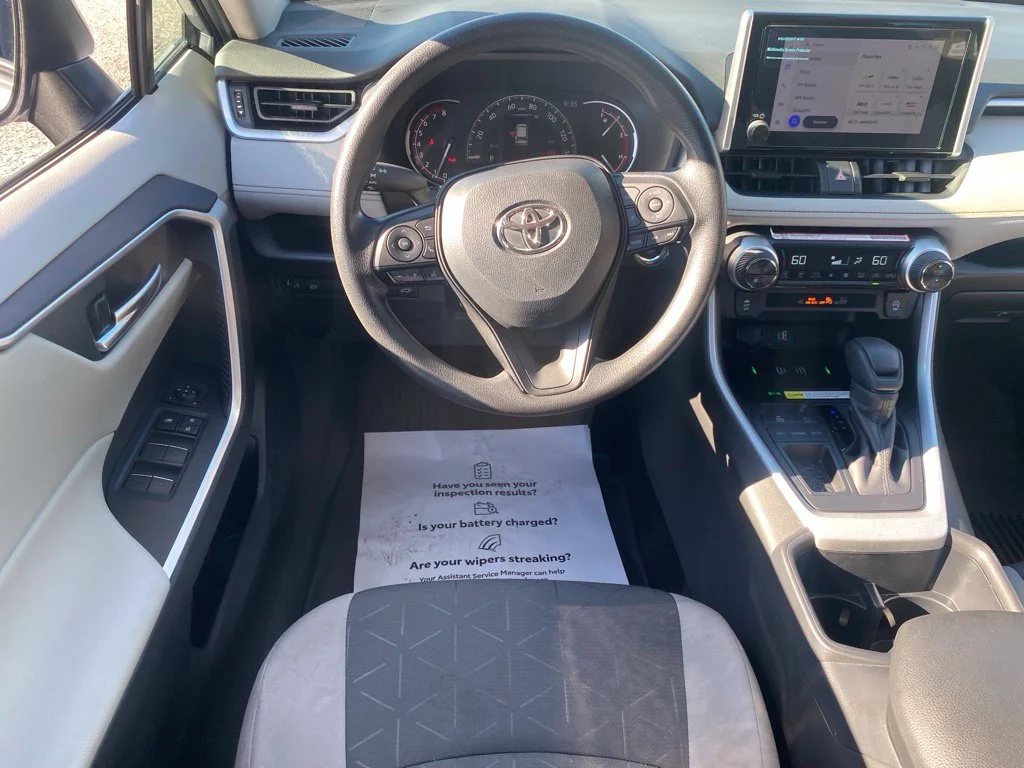 Used 2025 Silver Toyota XLE image 9