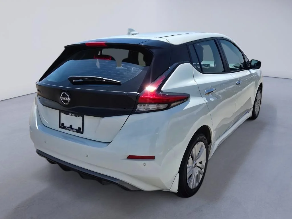 Used 2023 Glacier White Nissan S image 5