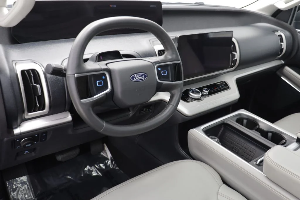 Used 2025 Gray Metallic Ford Active image 6