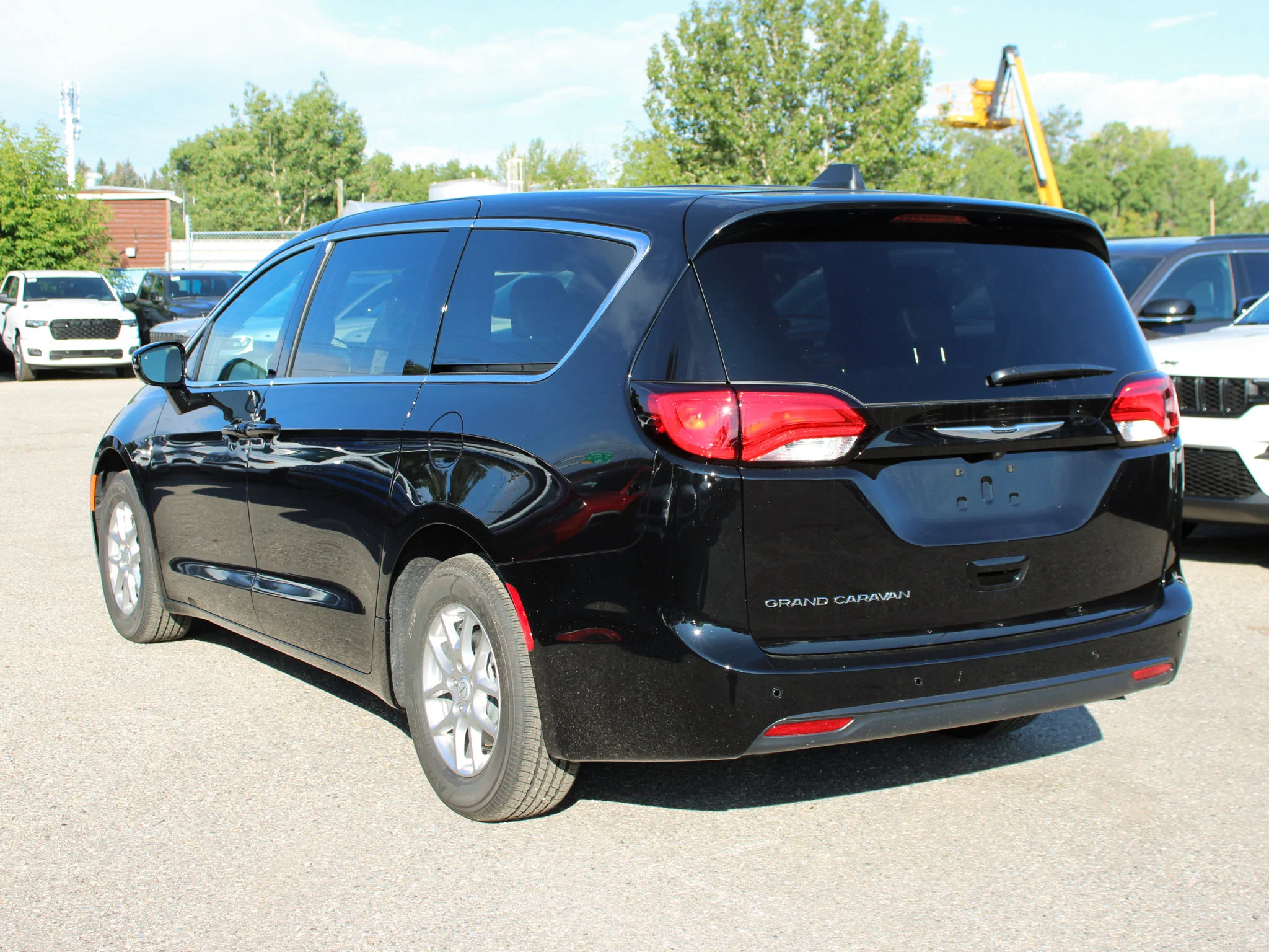 Used 2025 Black Chrysler SXT*, Heated Leather, Remote Start, Apple CarPlay image 2