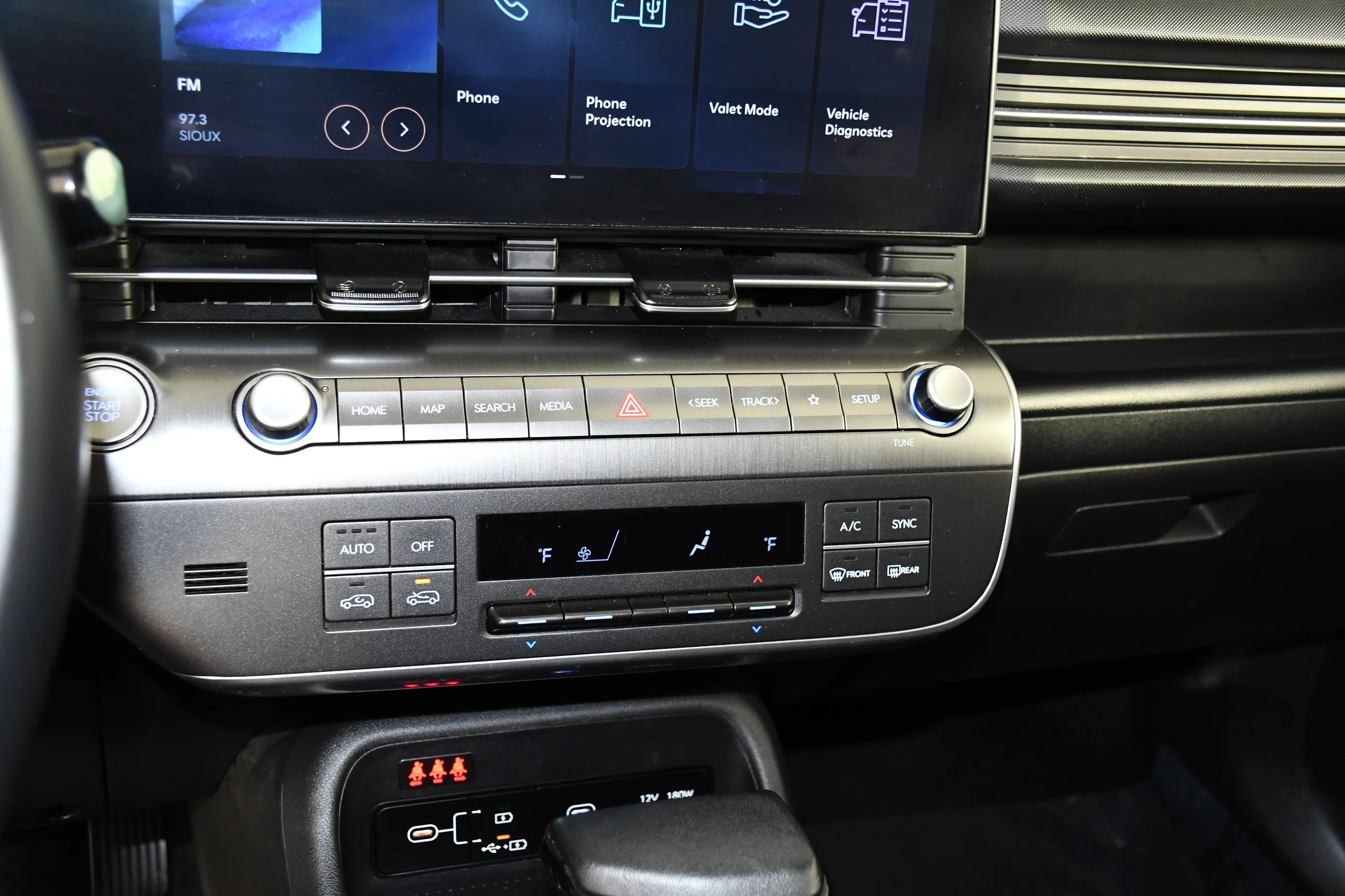 Used 2025 Denim Blue Hyundai SEL image 29