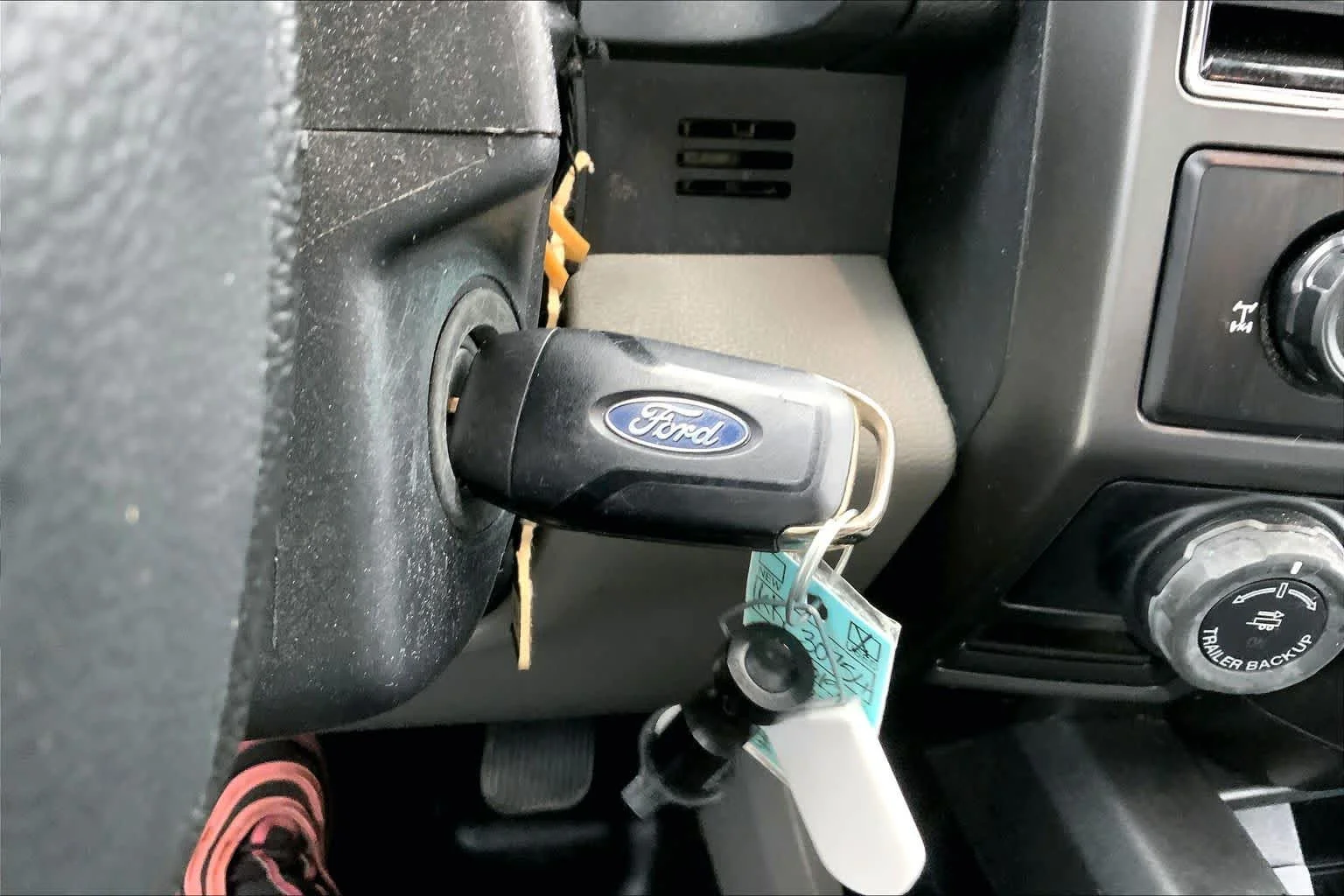 Used 2019 Ingot Silver/Magnetic Ford XLT image 14