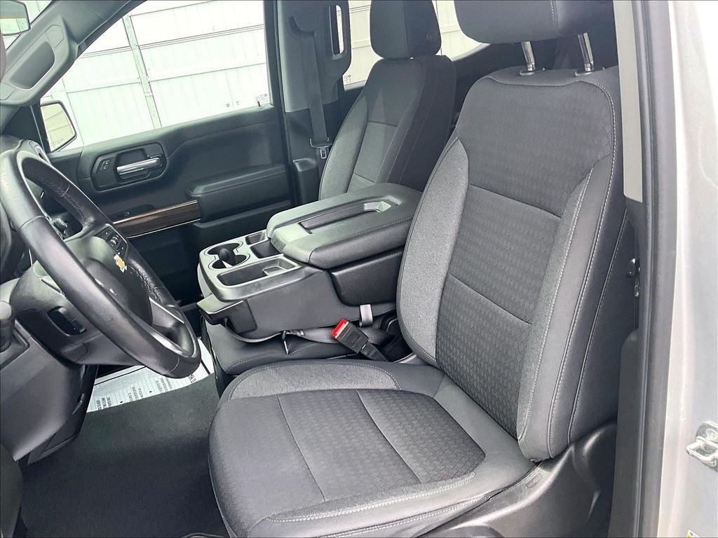 Used 2021 Silver Ice Metallic Chevrolet LT image 10