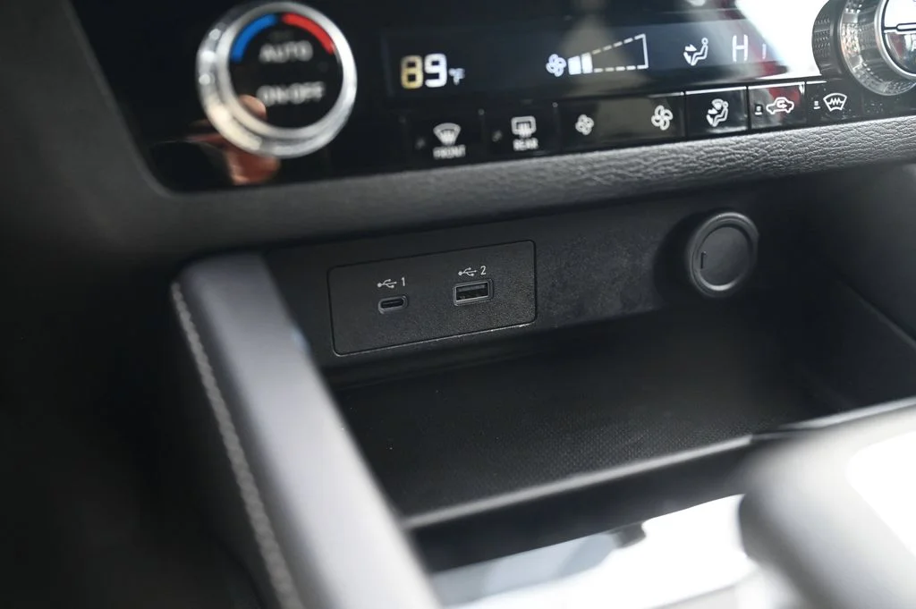 Used 2024 Red Mitsubishi ES image 26