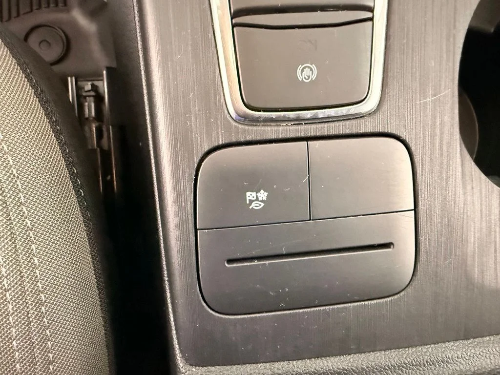 Used 2020 White Ford SE Sport image 30