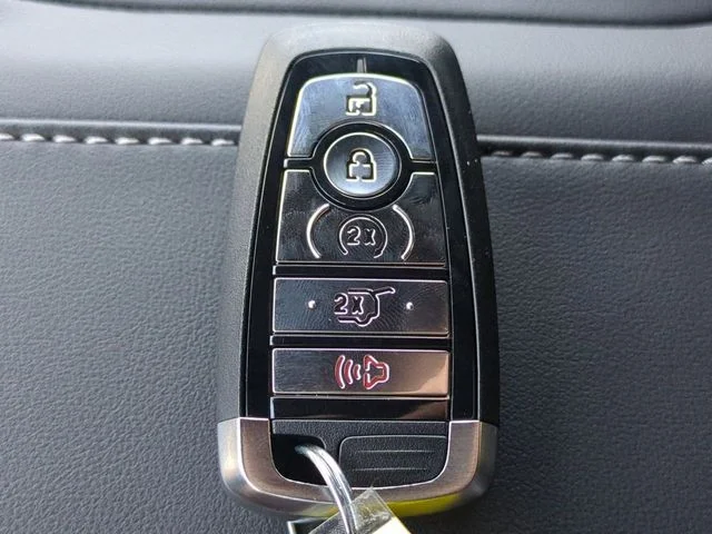 New 2026 Marsh Gray Ford Platinum® image 29