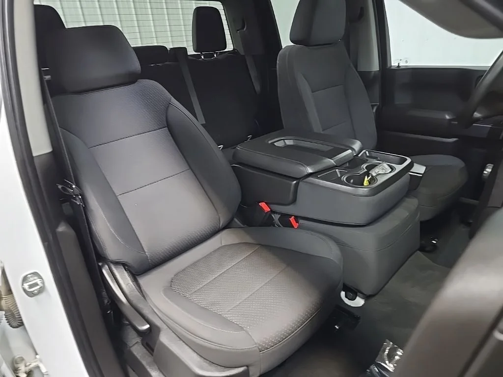 Used 2021 White Chevrolet Custom image 14