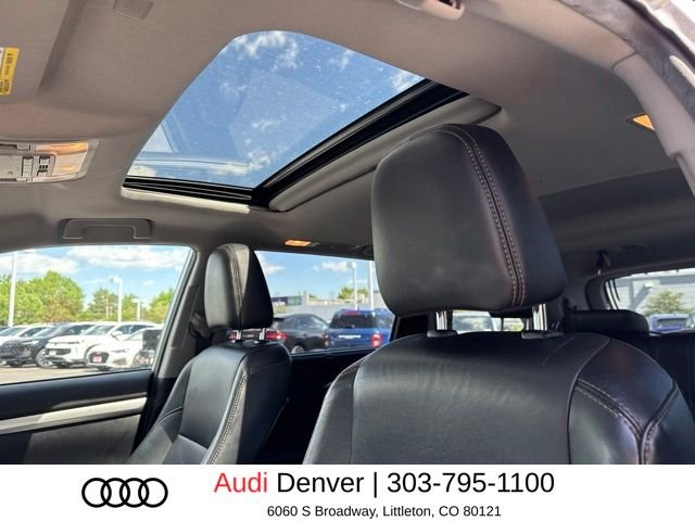 Used 2019 Silver Toyota XLE image 10