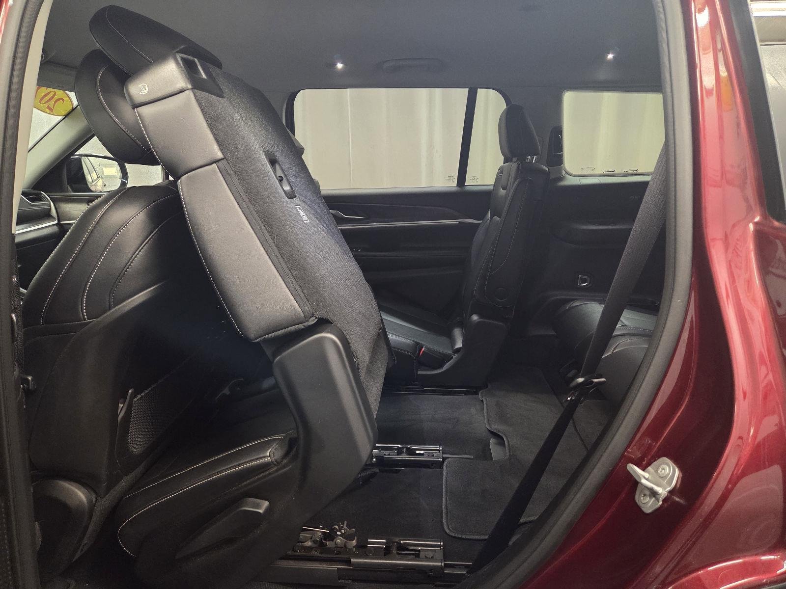 Used 2023 Velvet Red Pearlcoat Jeep Limited image 25